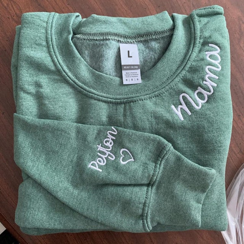 Benutzerdefinierte bestickte Mama Sweatshirt mit Kindernamen auf Ärmel für Mama Oma Muttertag Geschenk