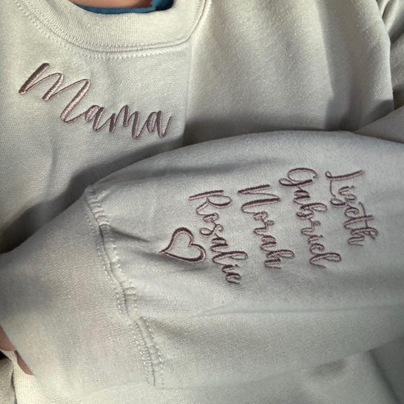Benutzerdefinierte bestickte Mama Sweatshirt mit Kindernamen auf Ärmel für Mama Oma Muttertag Geschenk
