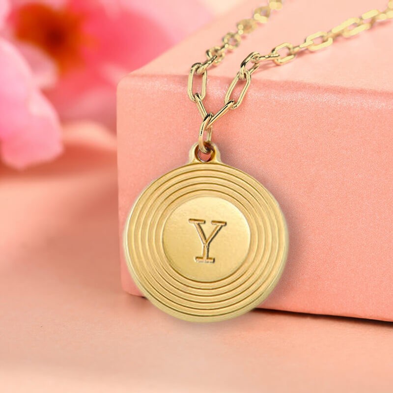 18K Vergoldung personalisierte gravierte erste runde Anhänger Gliederkette Halskette Schichtung Charms Geschenk für Sie