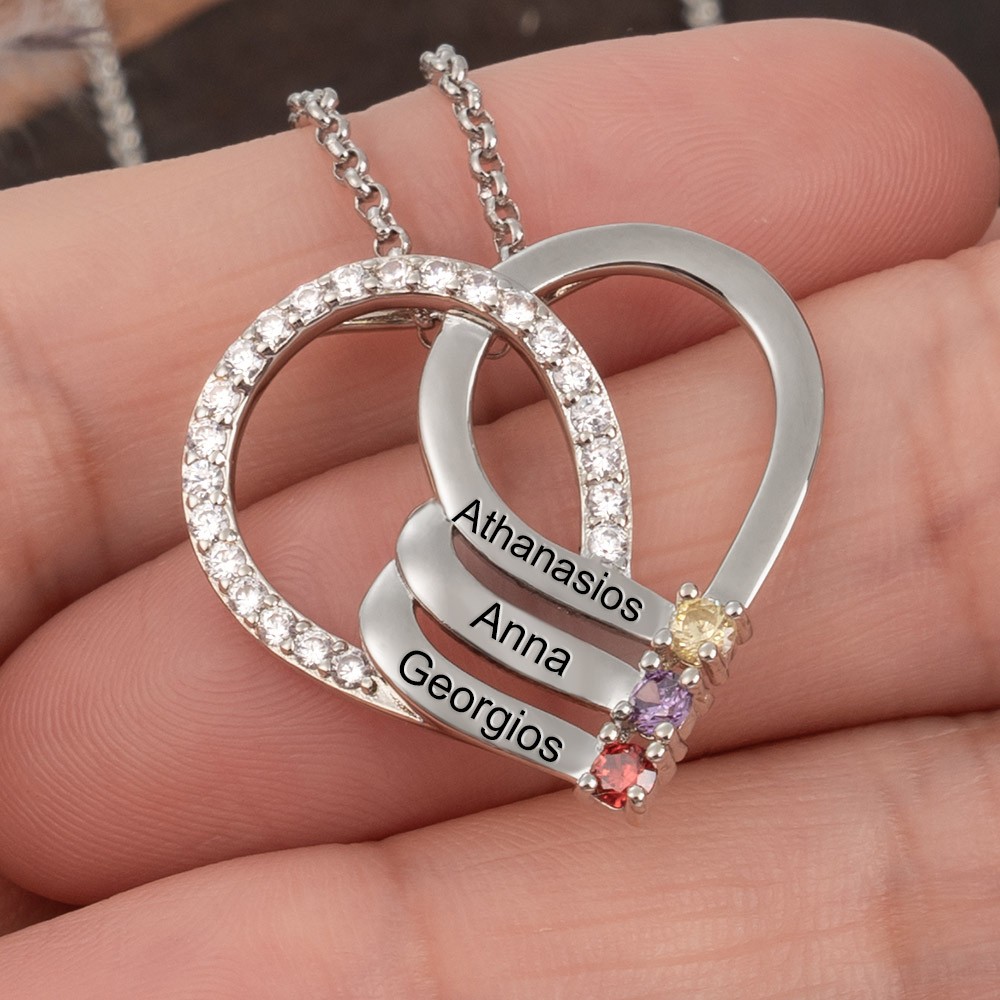 Personalisierte Herzkette mit Namen und Geburtssteinen als Muttertagsgeschenk