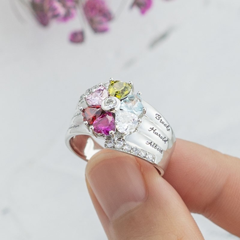 S925 Silber personalisierter gravierter herzförmiger Geburtssteinring mit 1–8 Namen