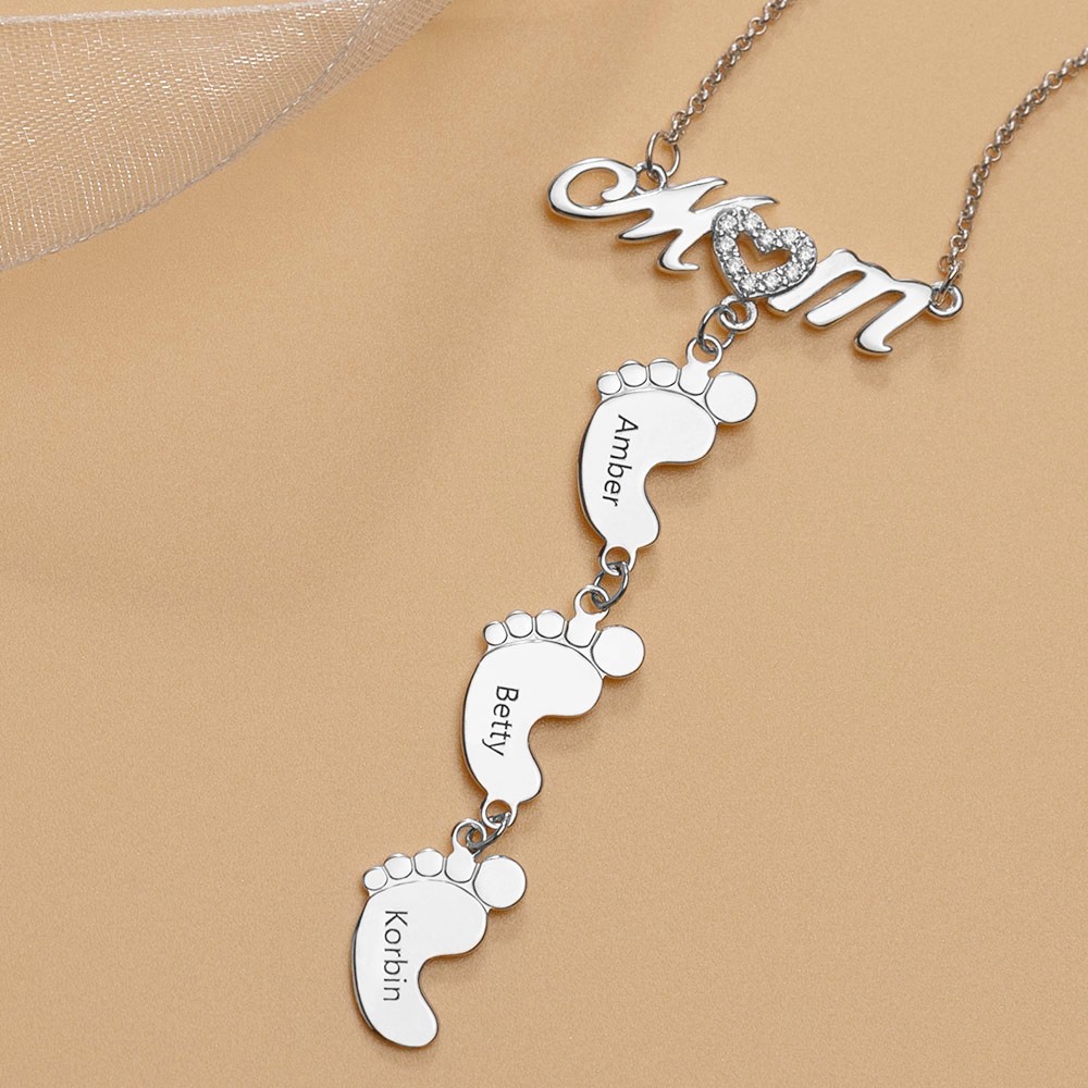 Silberne personalisierte MoM Herz gravierte Namensketten mit 1-10 Baby Feet Charms