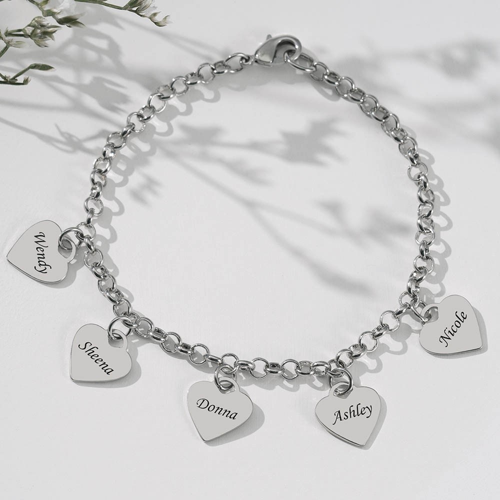 Personalisierte Namensarmbänder mit Herzgravur und 1-10 Charms Liebesgeschenke für Sie