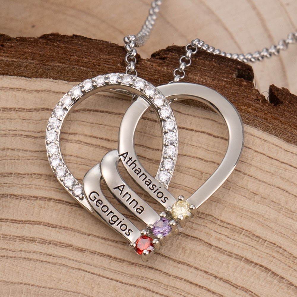 Personalisierte Herzkette mit Namen und Geburtssteinen als Muttertagsgeschenk