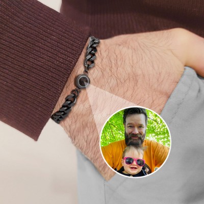 Personalisierte Geschenkideen für ein Fotoprojektionsarmband zum Vatertag