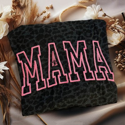 Benutzerdefinierte Gestickten Leopard Mama Shirt für Muttertag Geschenk