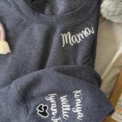 Benutzerdefinierte bestickte Mama Sweatshirt mit Kindernamen auf Ärmel für Mama Oma Muttertag Geschenk
