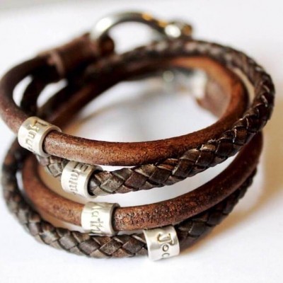 Herren personalisierte eingewickelte Namenslederarmbänder mit 1-10 Perlen