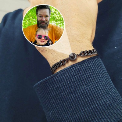 Personalisierte Geschenkideen für ein Fotoprojektionsarmband zum Vatertag