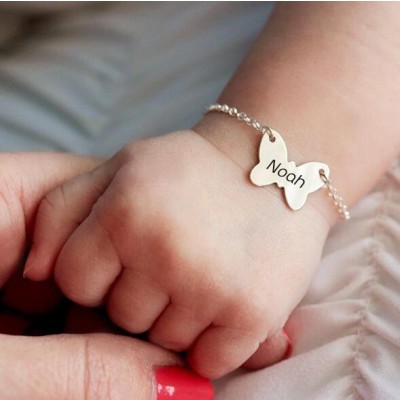 Personalisierte Schmetterlingsform Brynn Baby Name Gravur Armbänder