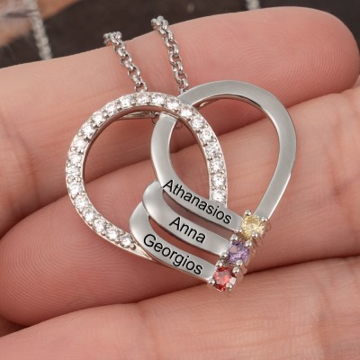 Personalisierte Herzkette mit Namen und Geburtssteinen als Muttertagsgeschenk