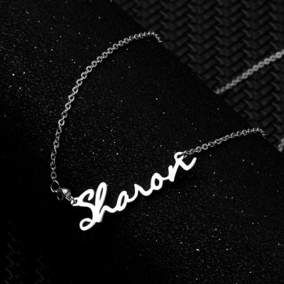 Personalisierte Namenskette im Carrie-Stil