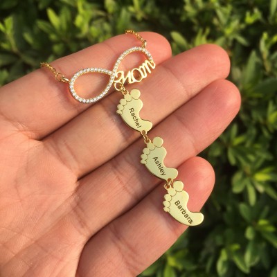 Personalisierte Infinity Mama Baby Feet Charms Namenskette