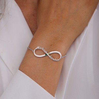 Personalisiertes Infinity Charm-Armband