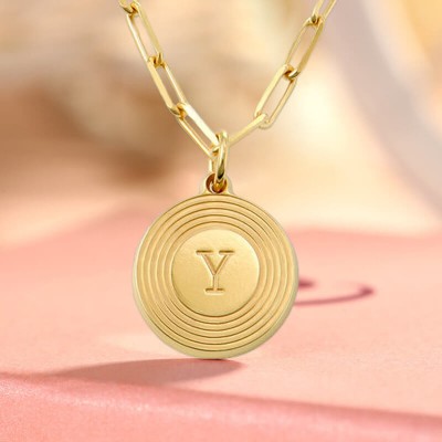 18K Vergoldung personalisierte gravierte erste runde Anhänger Gliederkette Halskette Schichtung Charms Geschenk für Sie