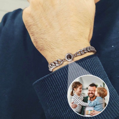 Personalisierte Geschenkideen für ein Fotoprojektionsarmband zum Vatertag