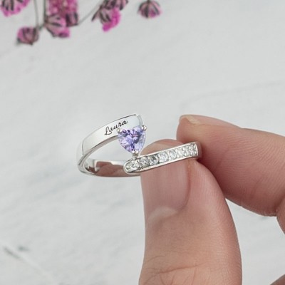 S925 Silber personalisierter gravierter herzförmiger Geburtssteinring mit 1–8 Namen