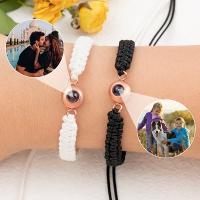 Personalisiertes Fotoprojektions-Charm-Armband für den Valentinstag Ihrer Frau