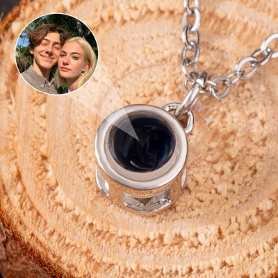 Personalisierte Fotoprojektions-Charm-Halskette für Paare zum Valentinstag