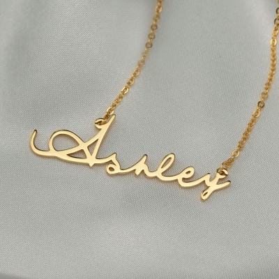Personalisierte Namenskette im Signature-Stil in Gold